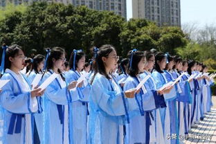 江西中医药大学 盛世清明 千人诵读 图