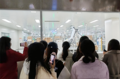 勇往'职'前，从这里'企'程！——'鹤舞计划·巾帼助跑校企行'走进'最美工厂'江中药谷 江西中医药大学